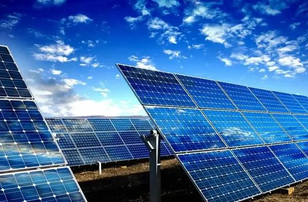 افزایش موفقیت‌آمیز راندمان پنل‌های خورشیدی با مواد تغییر فاز زیستی