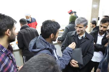 بازدید رئیس دانشگاه از سلف سرویس سرای دانشجویی شهید آیت‌الله اشرفی اصفهانی