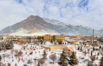 تصاویر | لحظاتی از زیبایی زمستان برفی در دانشگاه رازی